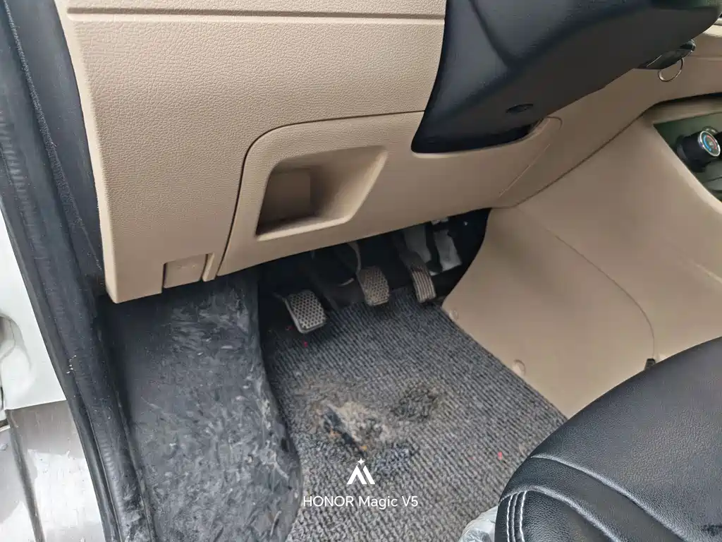 CHANGAN CROSS STAR V7