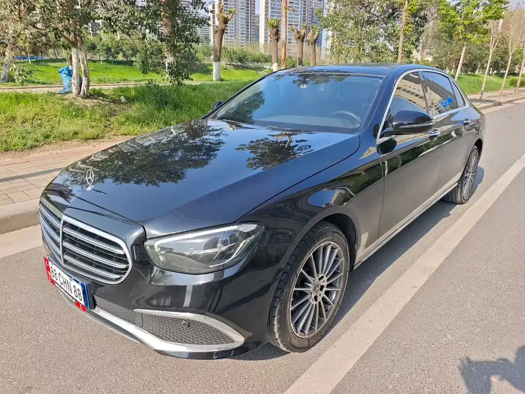Mercedes-Benz E-Class 2022