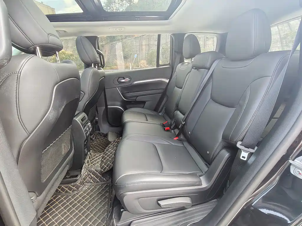 Jeep Grand Commander — миниатюра 14