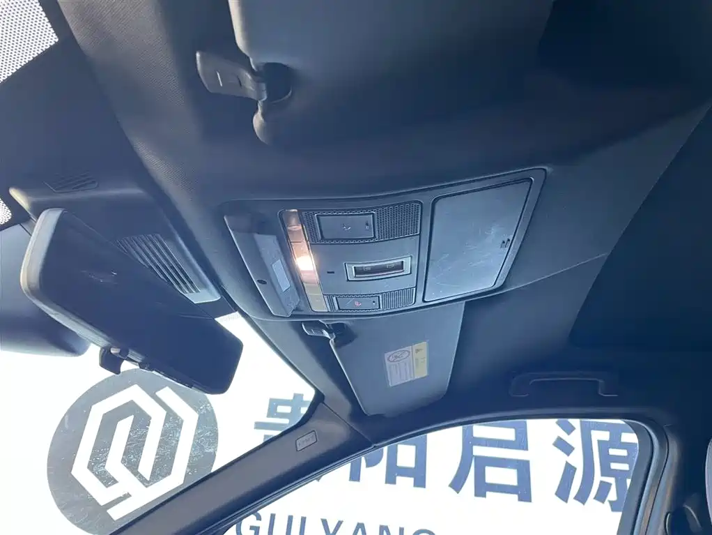 LAND ROVER DISCOVER SPORTS