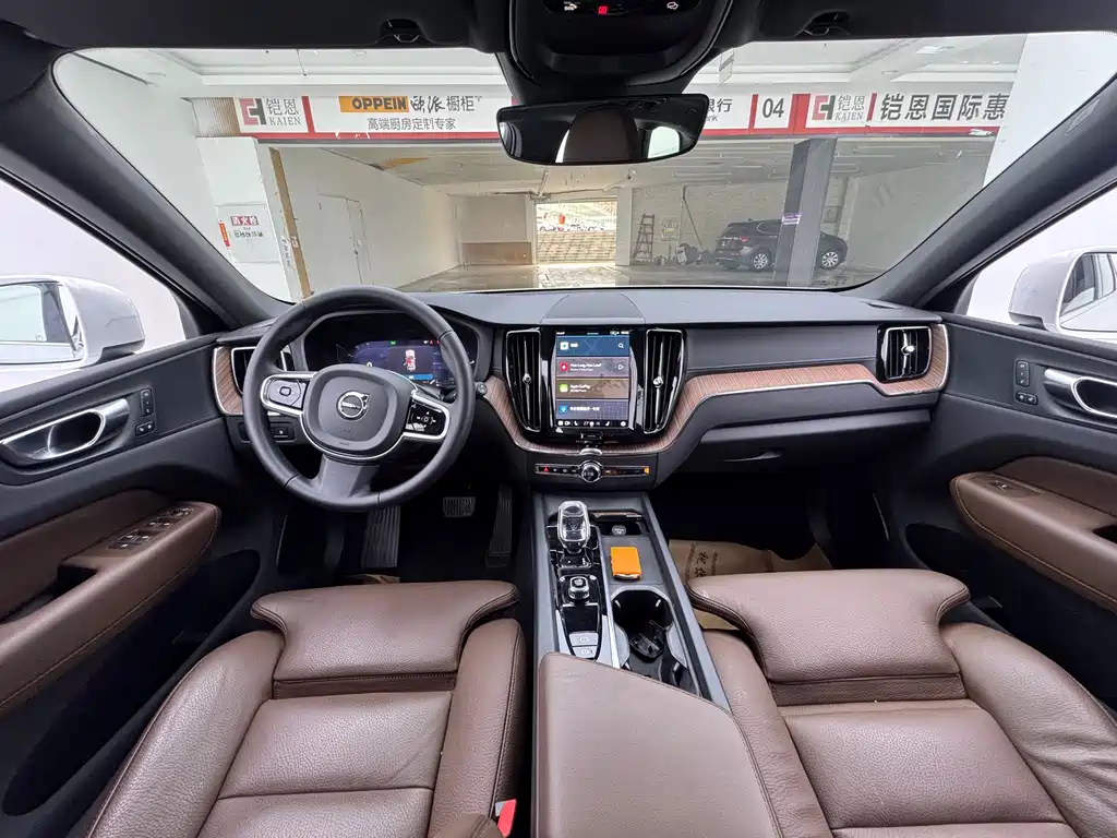 VOLVO XC60 PLUG IN HYBRID