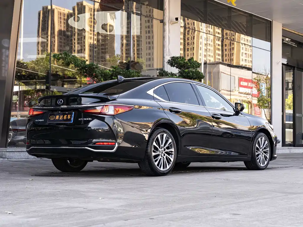 Lexus ES — миниатюра 3