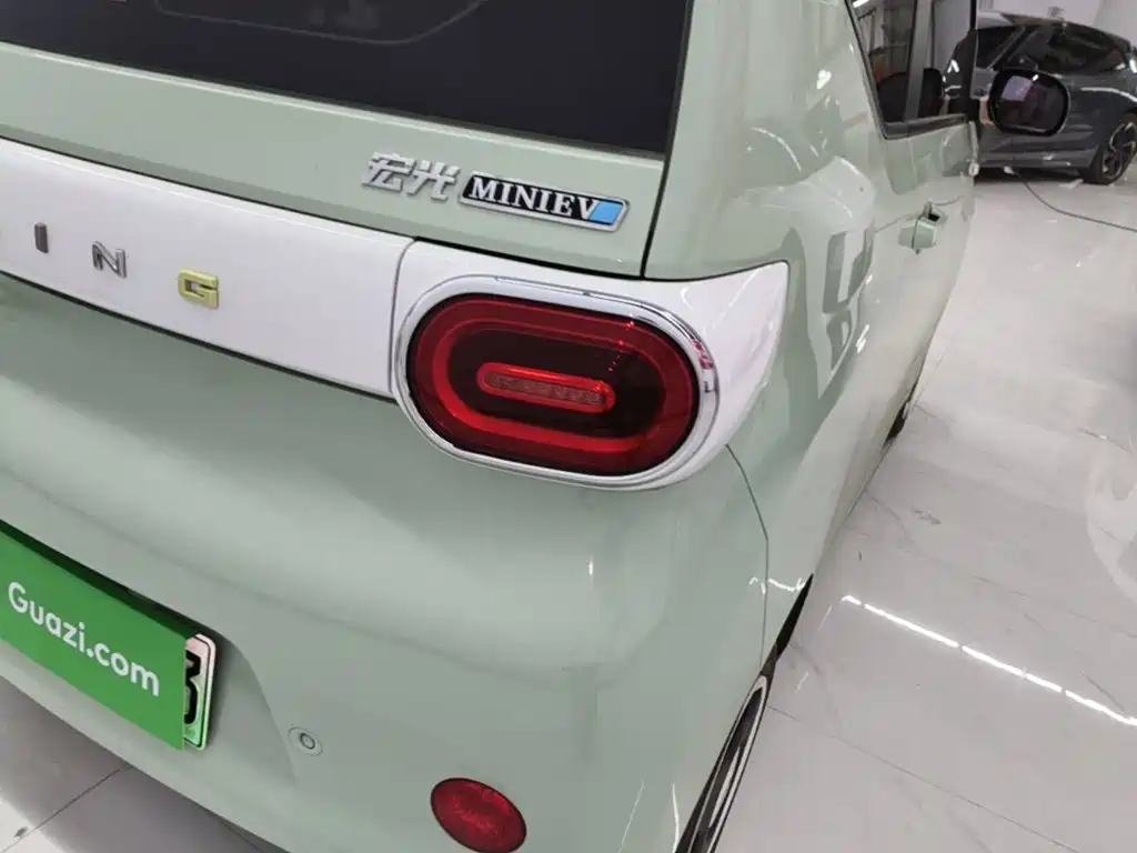 Wuling MINIEV — миниатюра 8
