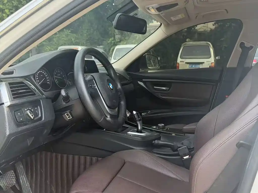 BMW 3 Series — миниатюра 4