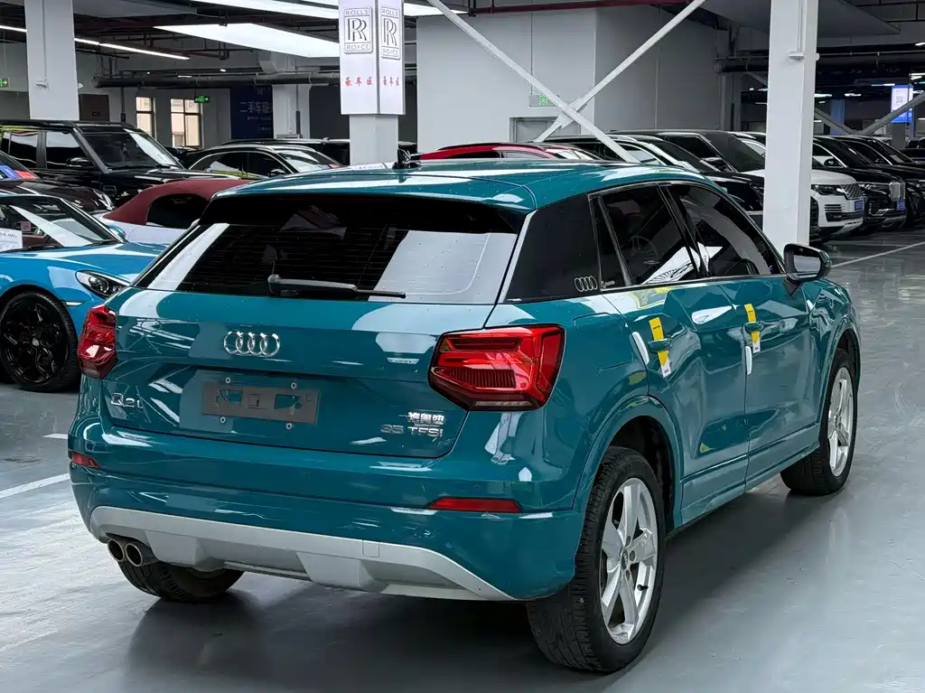 AUDI Q2L