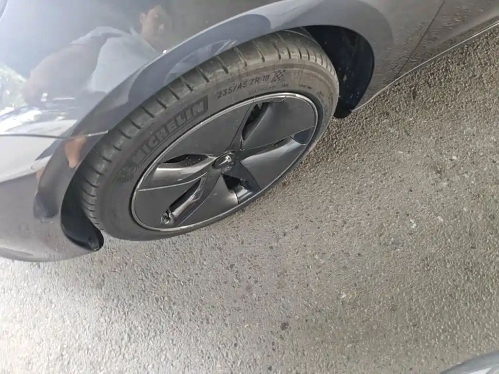 Tesla Model 3 — миниатюра 23