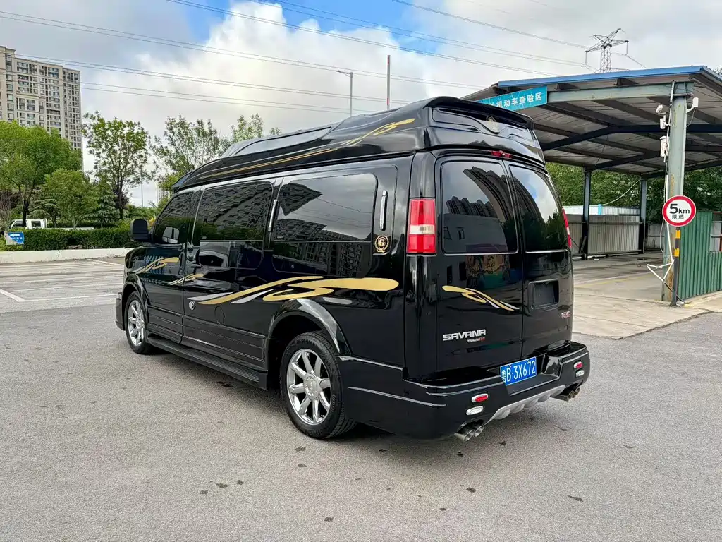 GMC Savana — миниатюра 3
