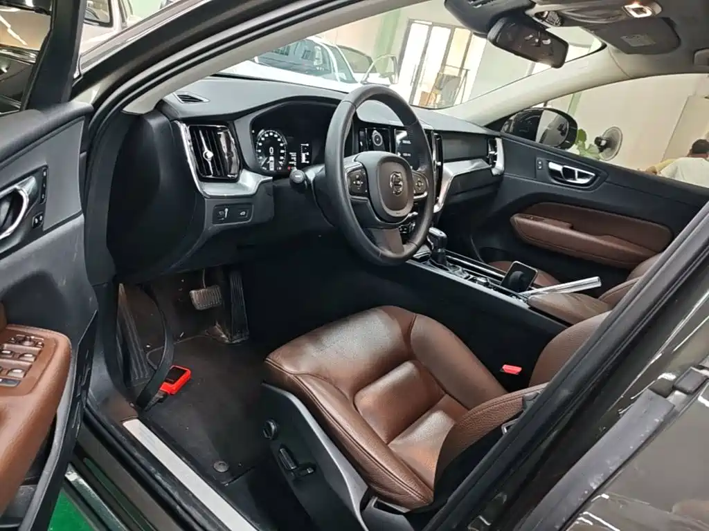 Volvo XC60 — миниатюра 16