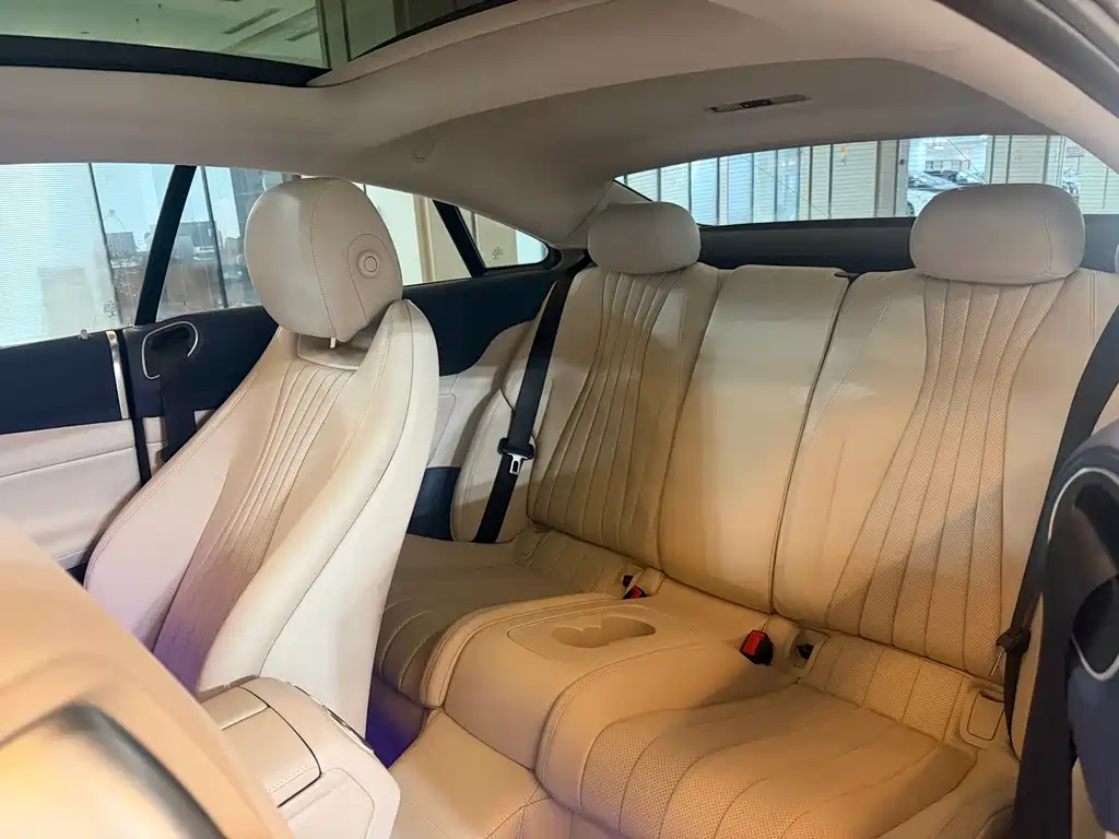 Mercedes-Benz E-Class (Import) — миниатюра 10