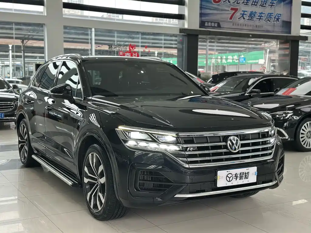 VOLKSWAGEN TOUAREG