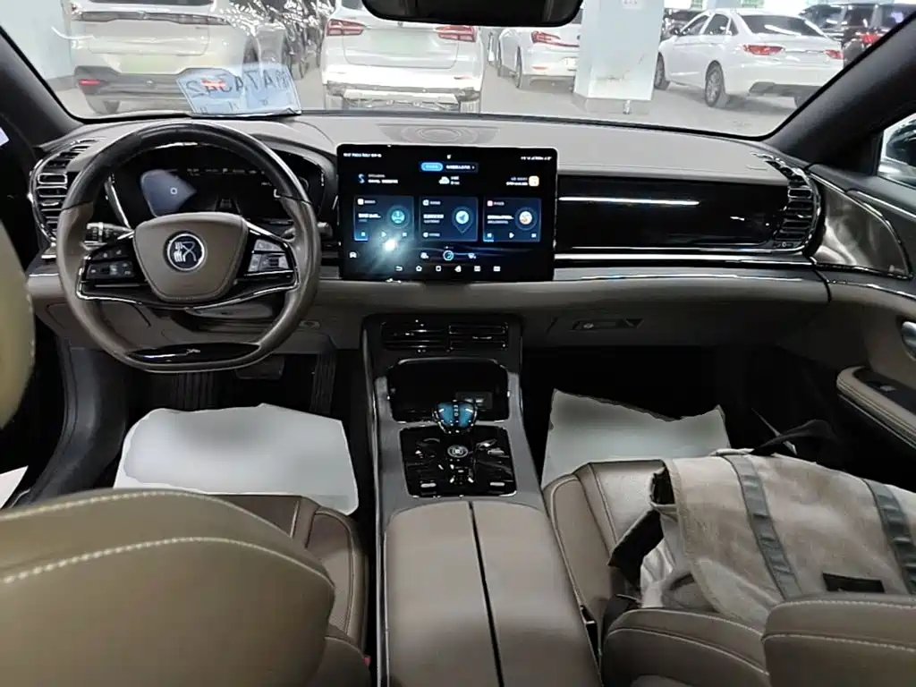 BYD Han — миниатюра 10