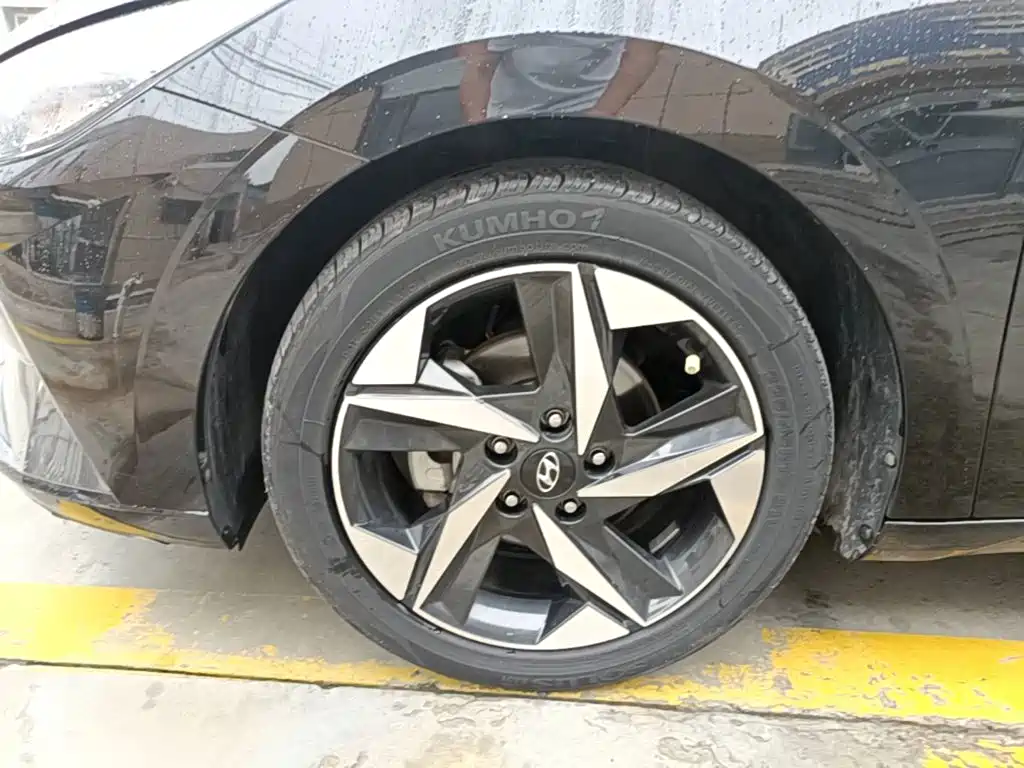 Hyundai Elantra — миниатюра 23