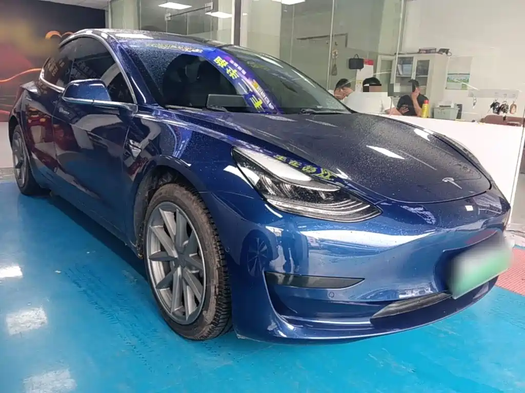 Tesla Model 3 — миниатюра 4