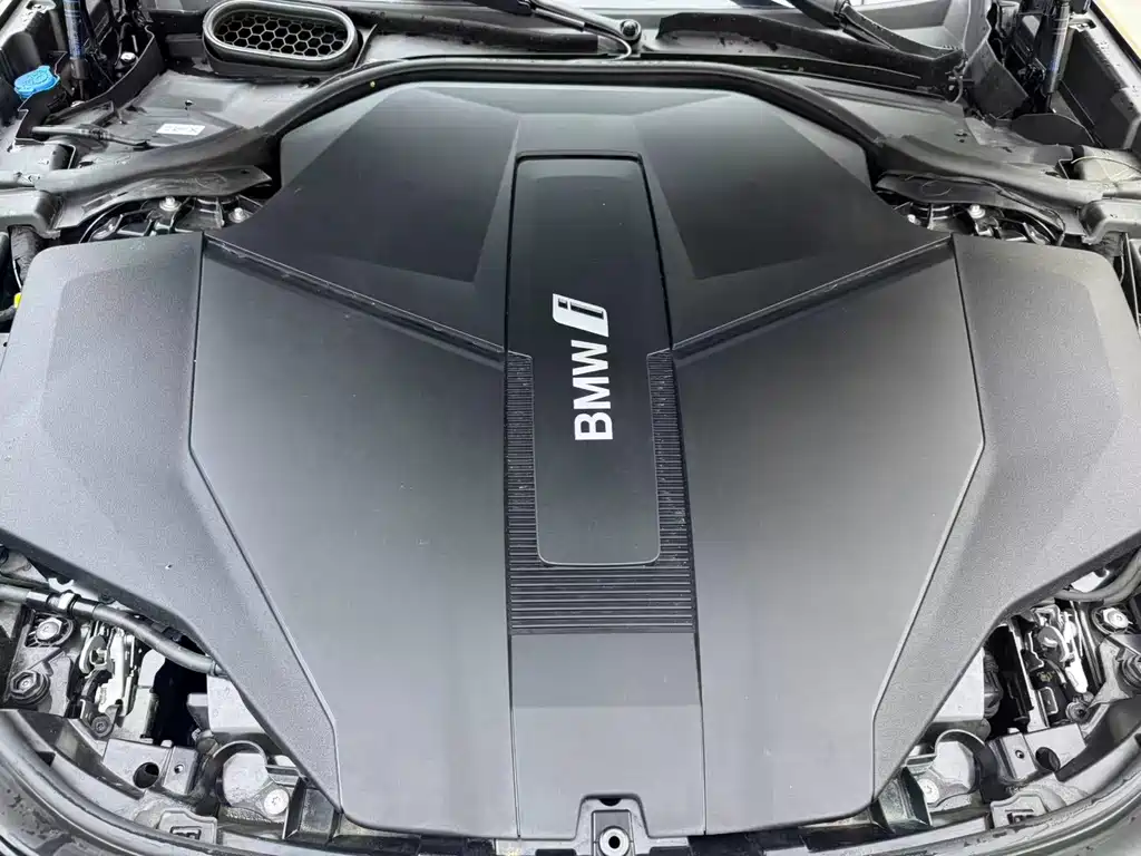 BMW i7 — миниатюра 8