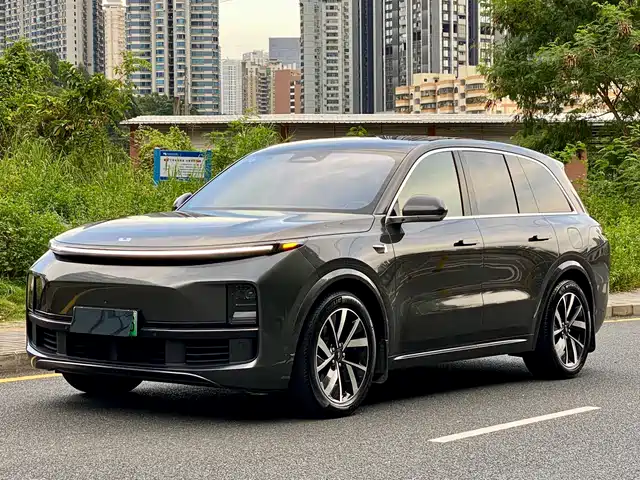 Li Auto L8
