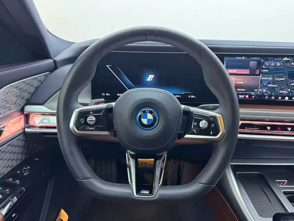 BMW i7 — миниатюра 14