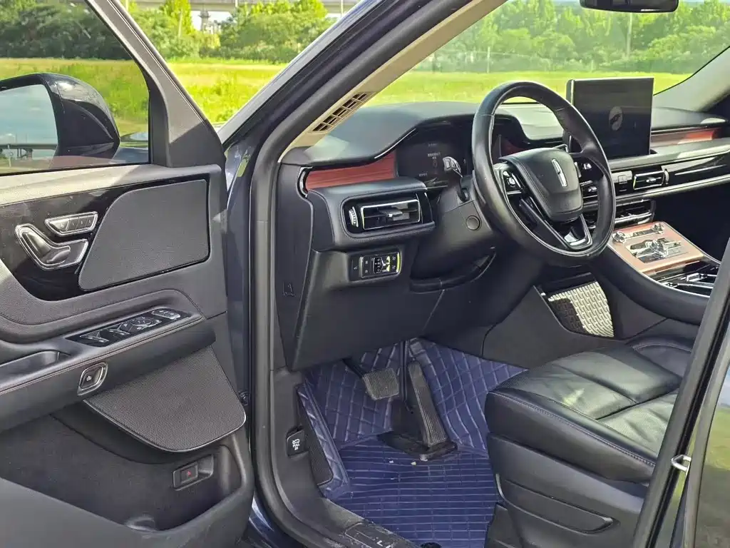 Lincoln Aviator — миниатюра 4