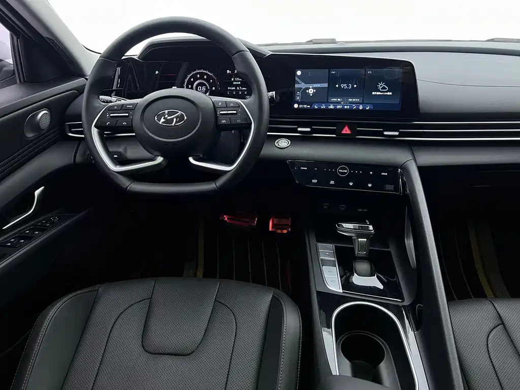 Hyundai Elantra — миниатюра 10