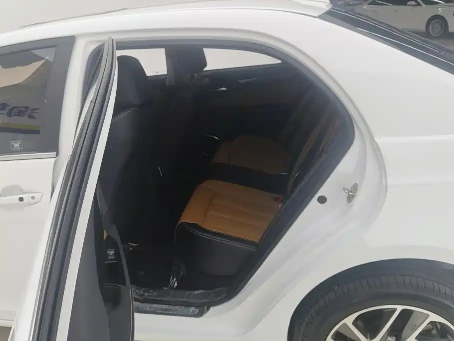 BYD Qin NEV — миниатюра 11