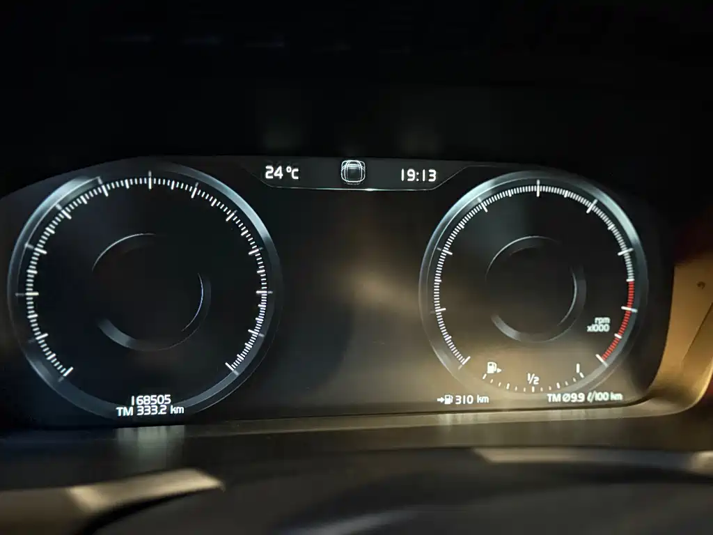 Volvo XC90 2016 T5 7 мест