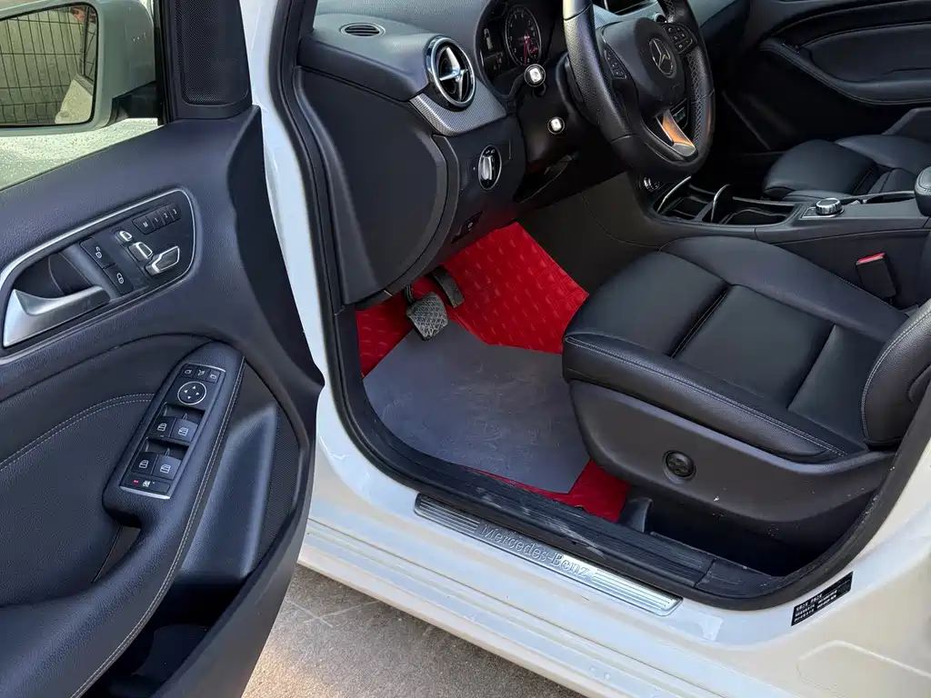 Mercedes-Benz B-Class — миниатюра 7