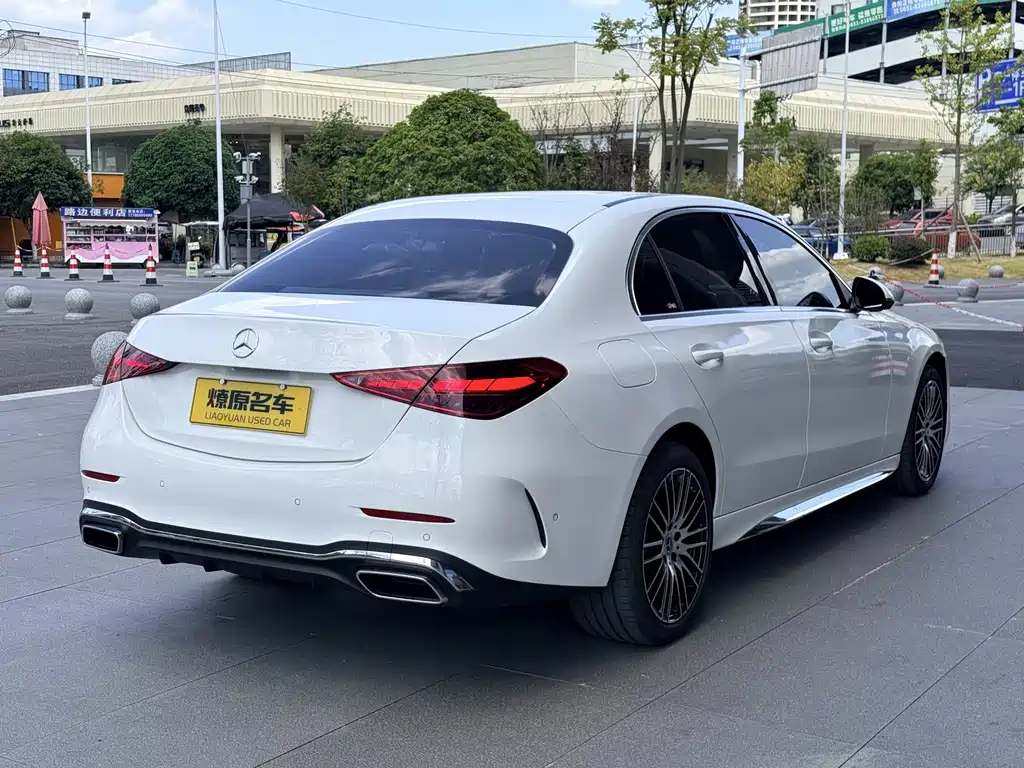 Mercedes-Benz C-Class — миниатюра 7