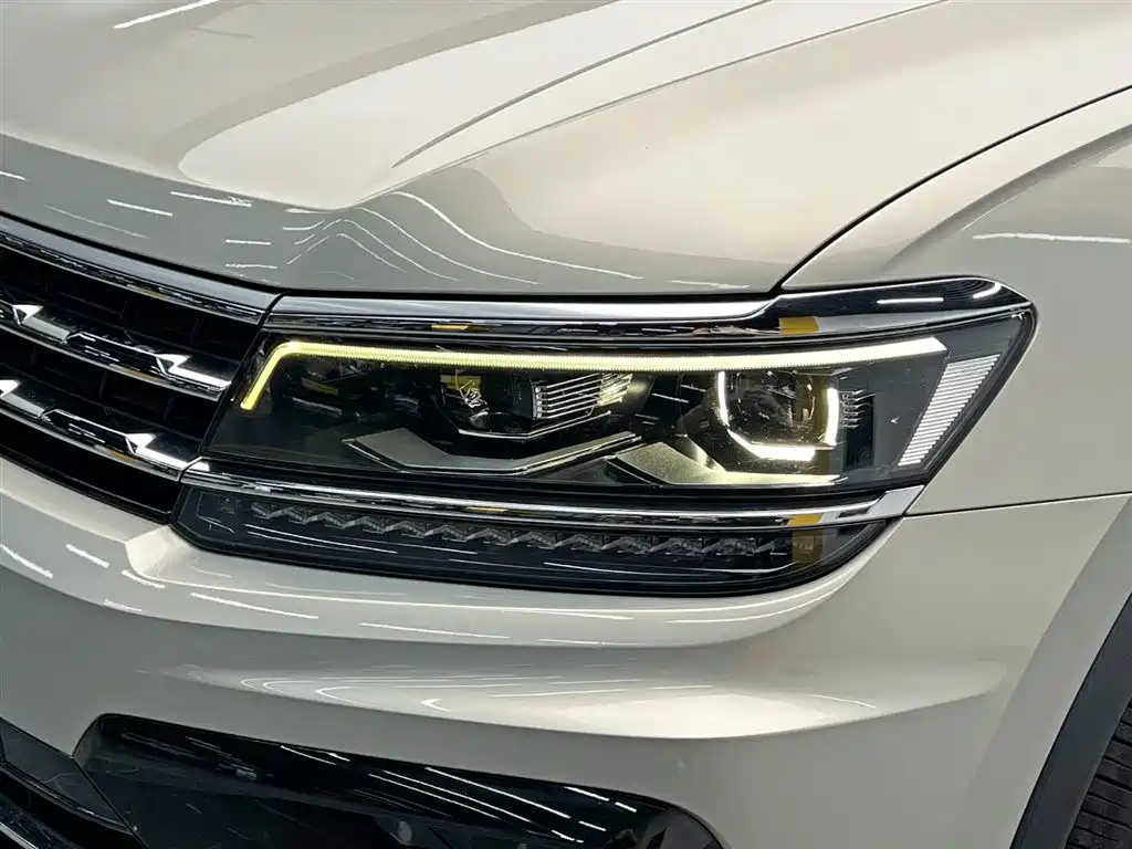 Volkswagen Tiguan L L 2019 330TSI AT R-Line Flagship VI
