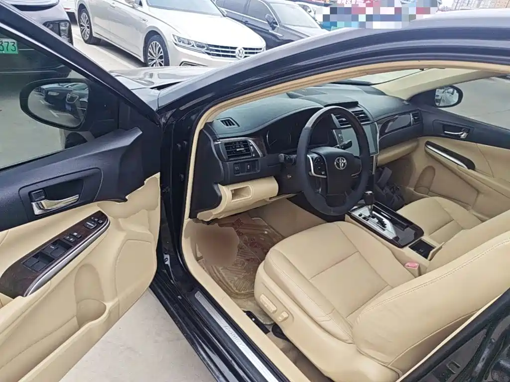 Toyota Camry — миниатюра 16