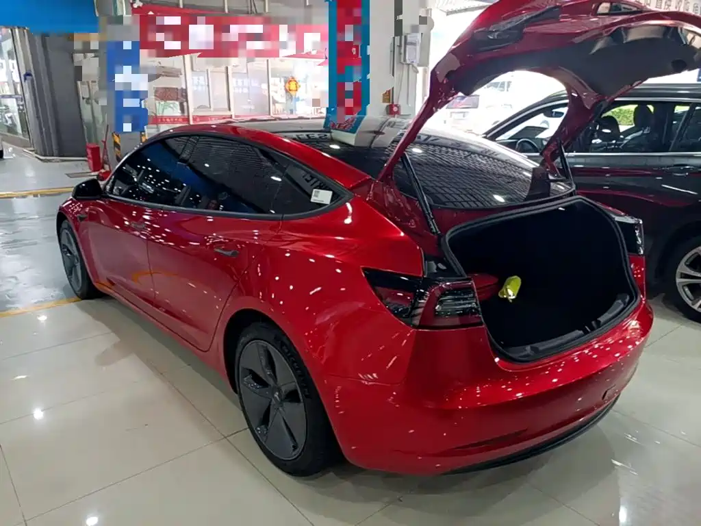 Tesla Model 3 — миниатюра 5