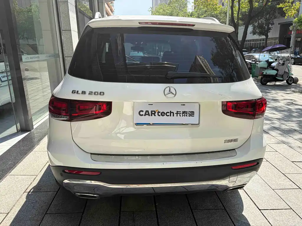 Mercedes-Benz GLB — миниатюра 11