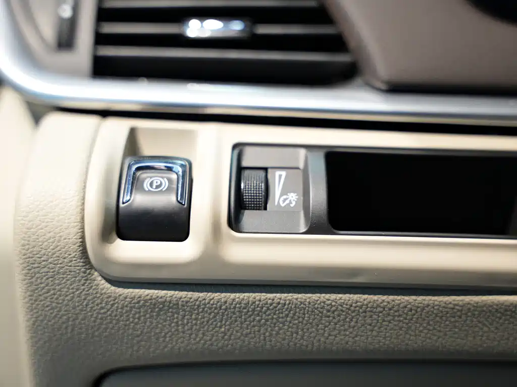Cadillac XTS — миниатюра 11
