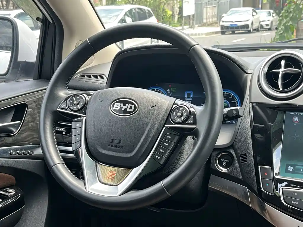 BYD Tang New Energy — миниатюра 12