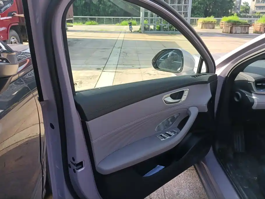 Roewe M7 DMH 2025 160km Enjoy