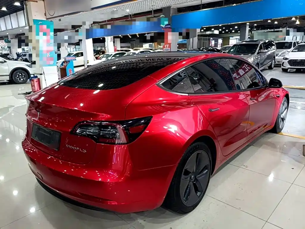 Tesla Model 3 — миниатюра 7