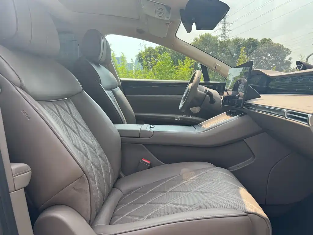 AITO ENJOY THE WORLD S9