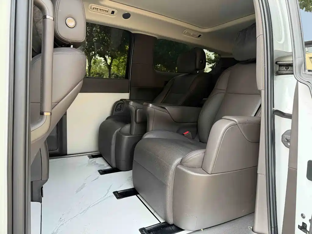 Li Auto Li MEGA — миниатюра 5