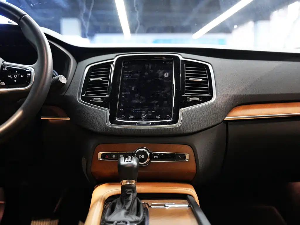 Volvo XC90 — миниатюра 18