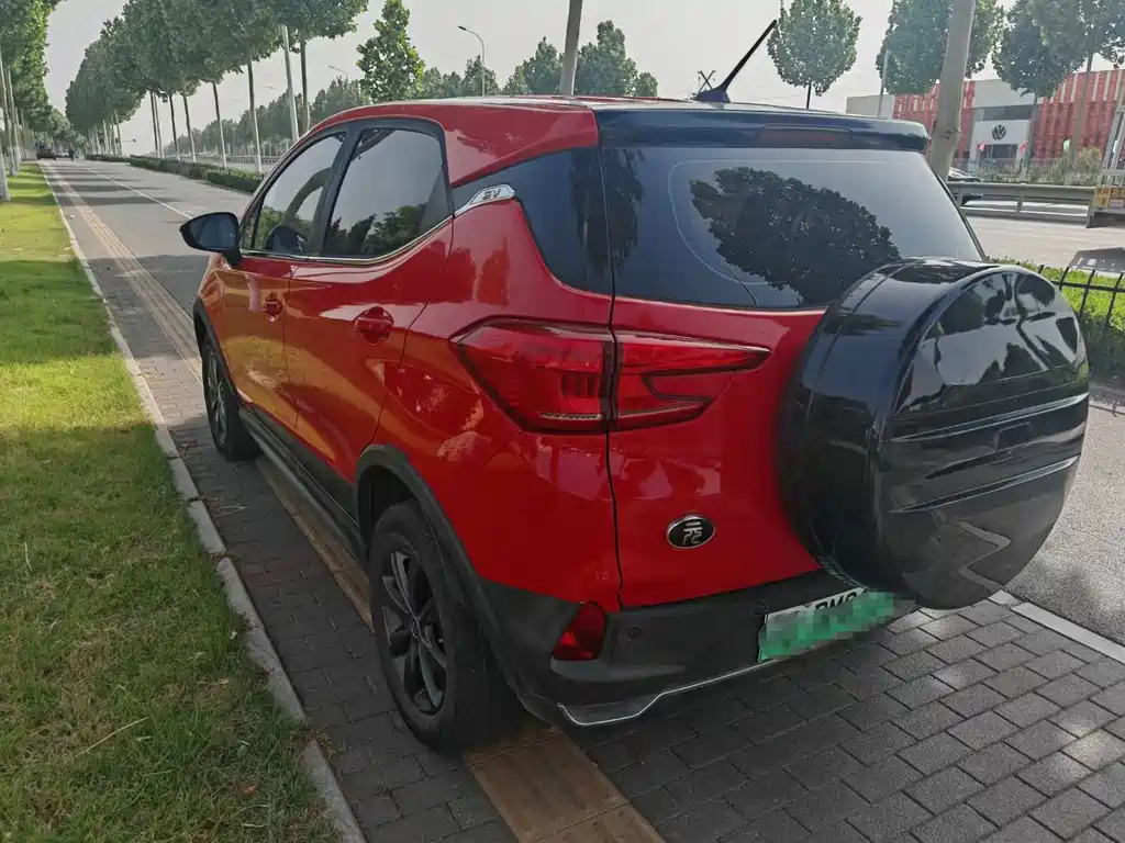 BYD Yuan EV — миниатюра 6