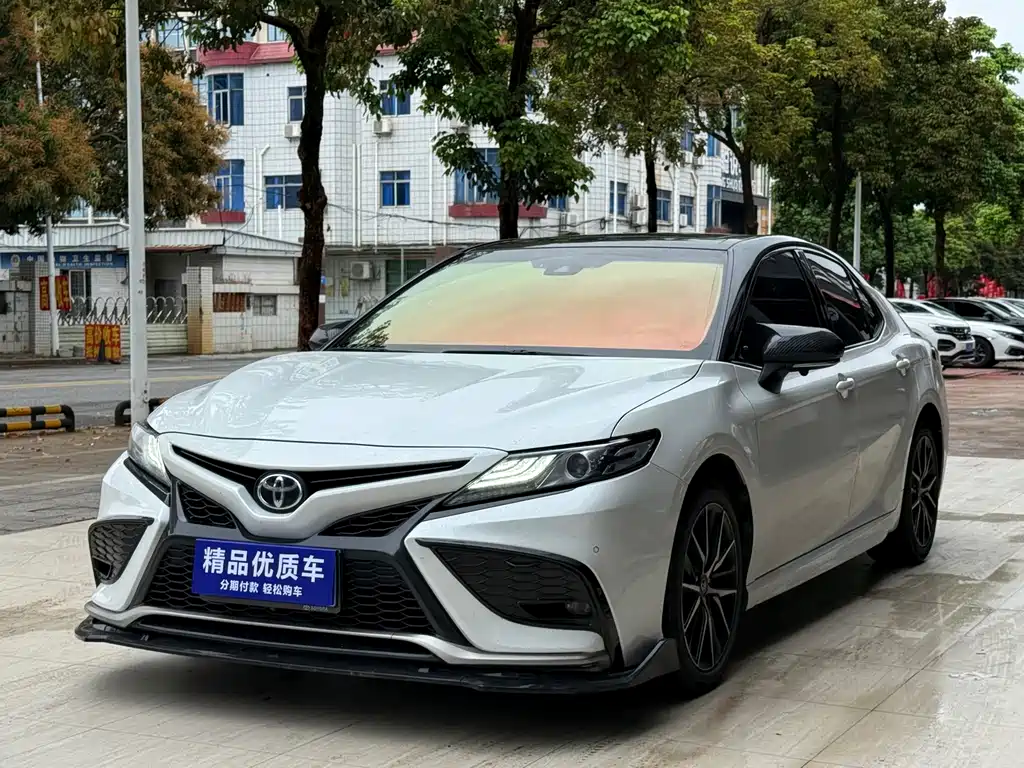 TOYOTA CAMRY