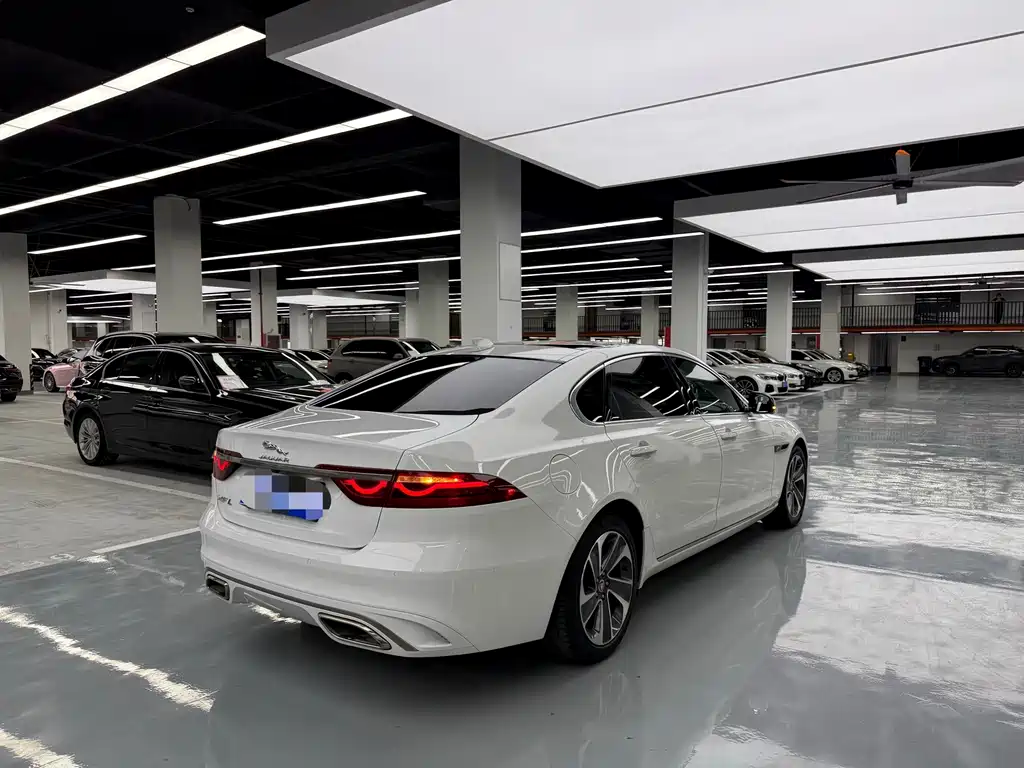 Jaguar XFL — миниатюра 13