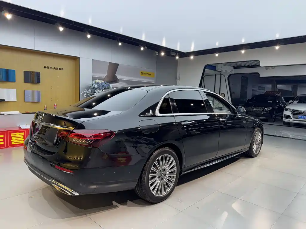 MERCEDES-BENZ E CLASS