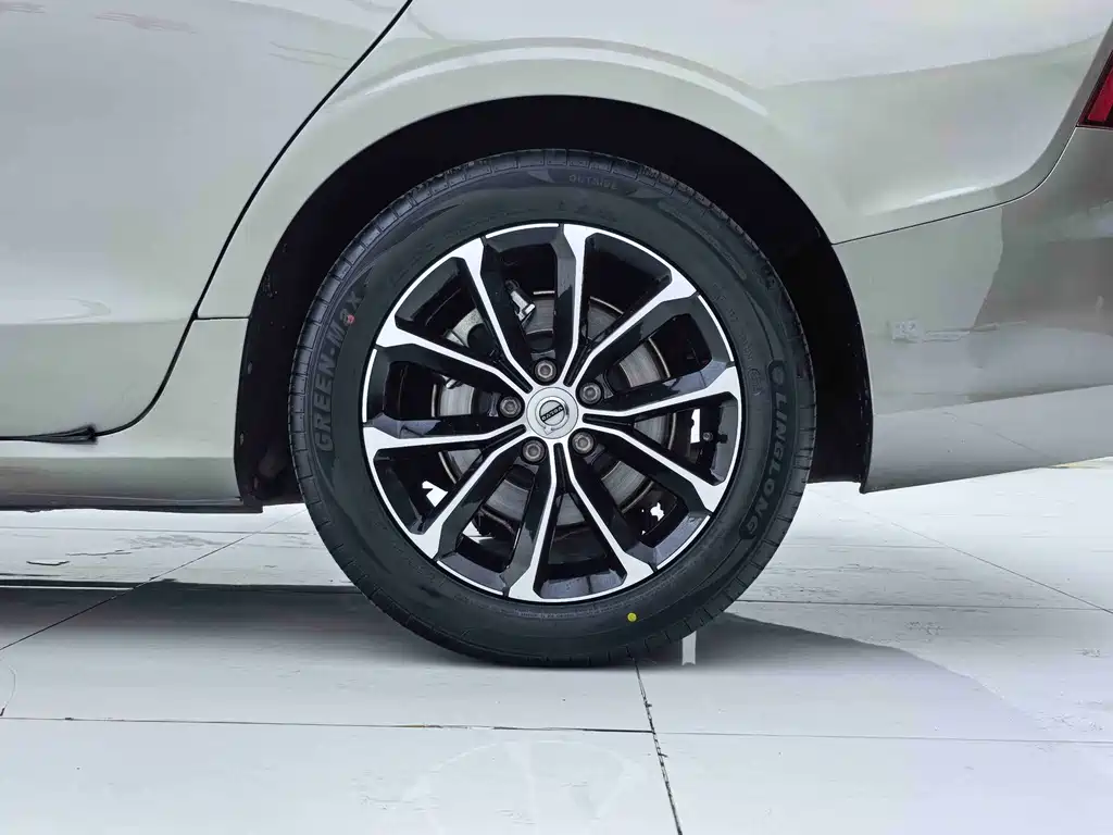 Volvo S60 — миниатюра 25