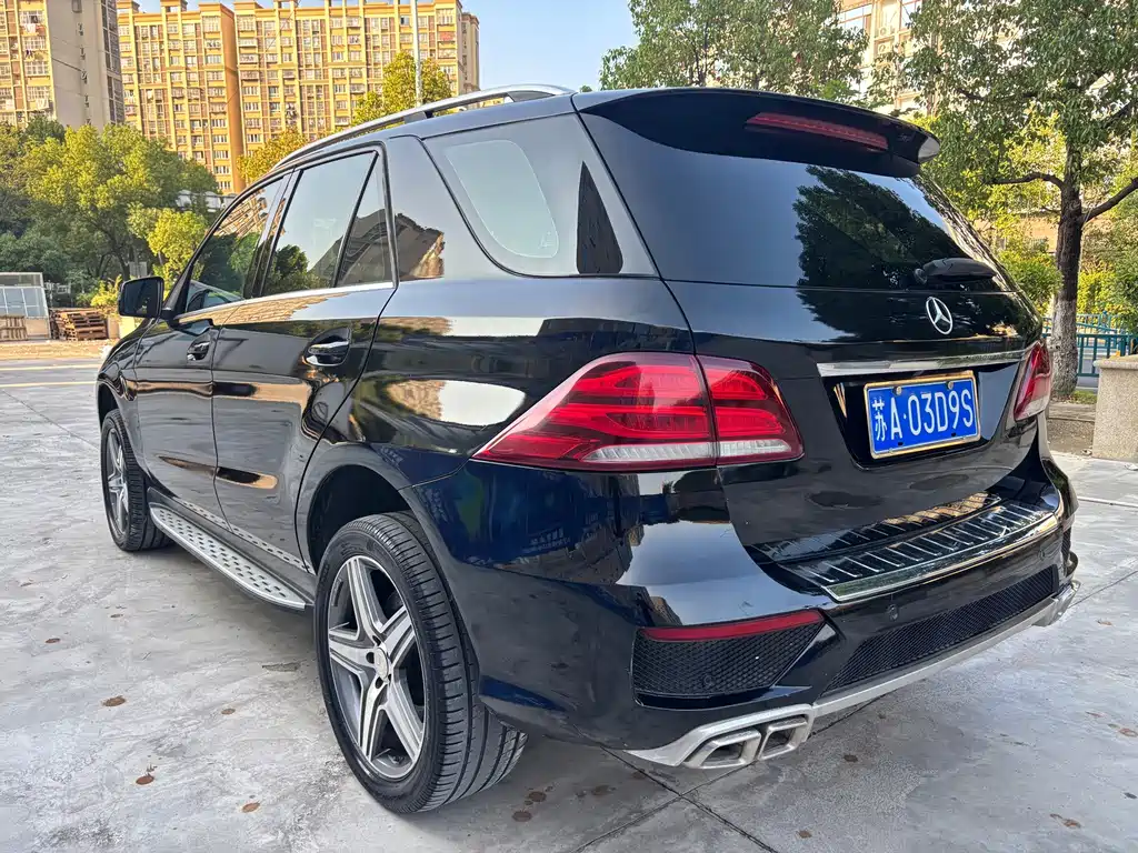 Mercedes-Benz M-Class — миниатюра 6
