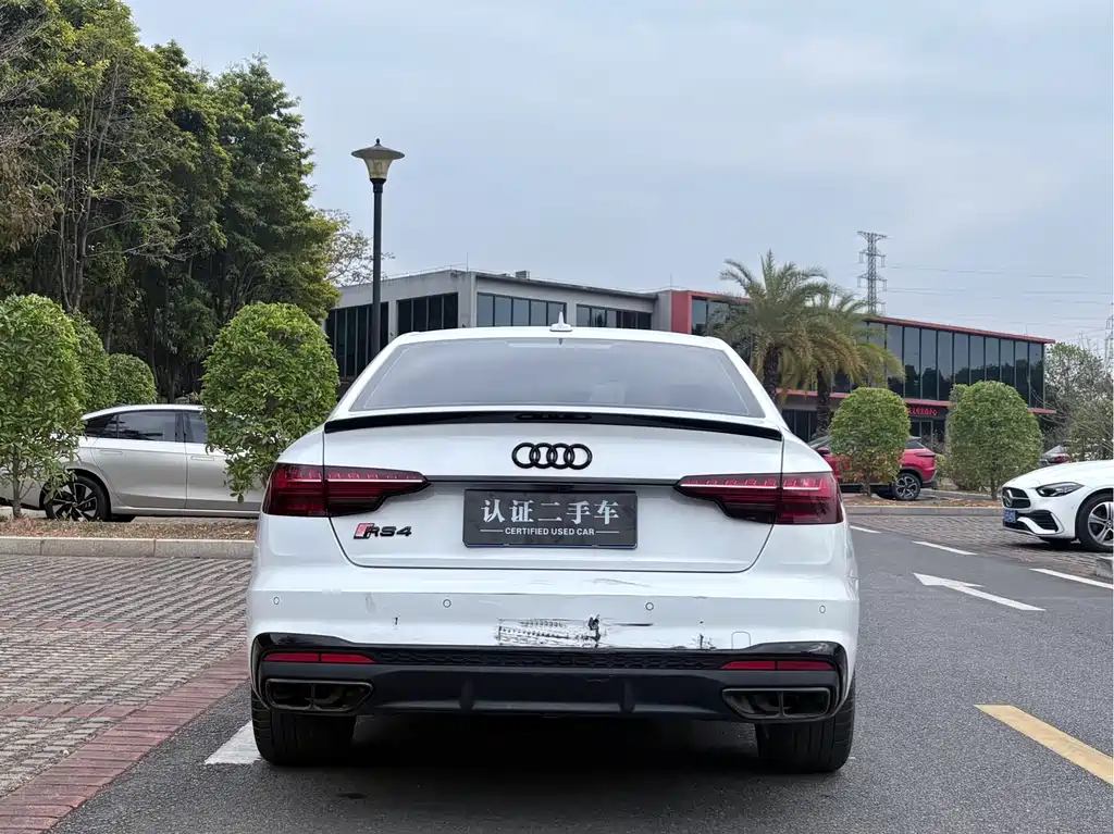 AUDI A4L