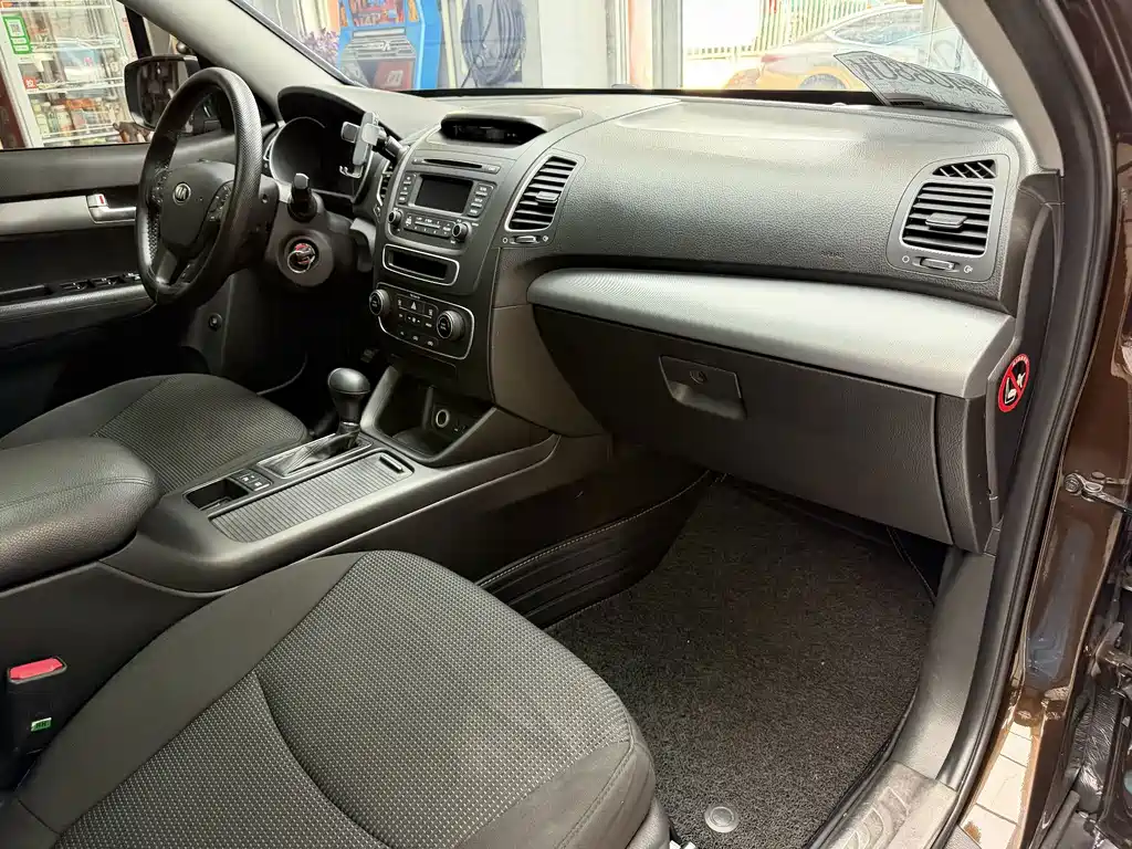 Kia Sorento — миниатюра 12