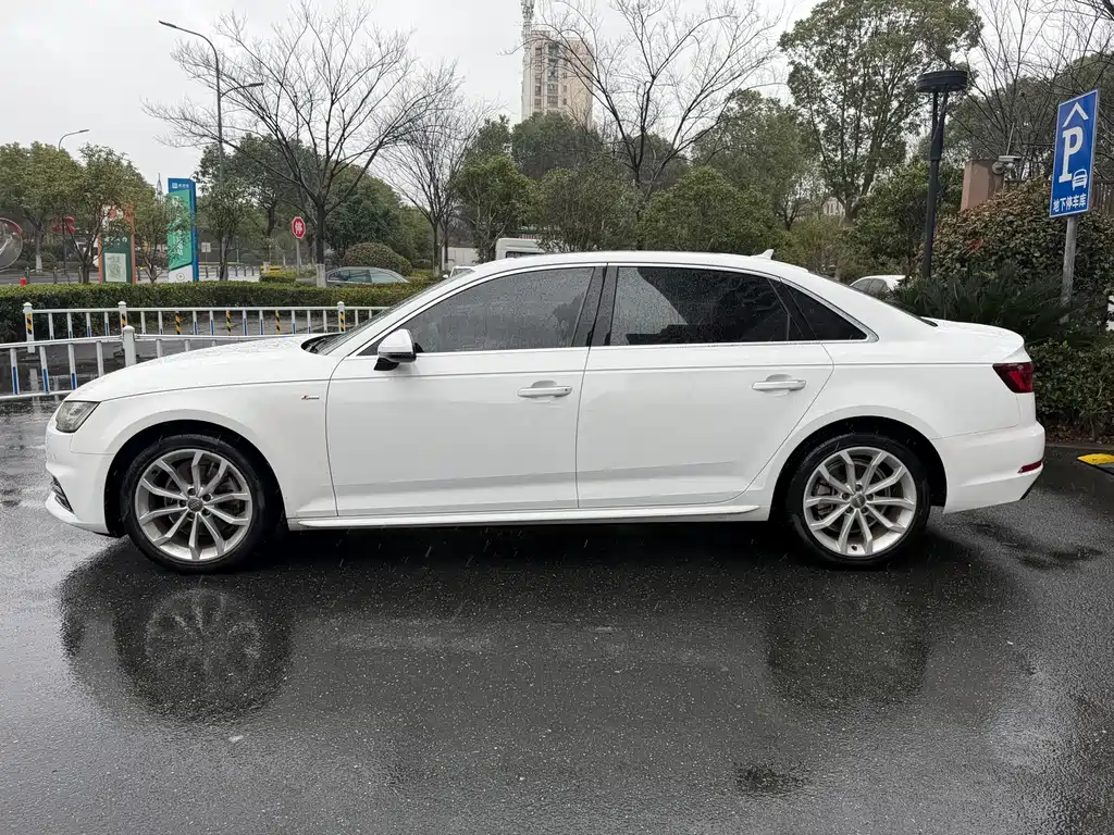 AUDI A4L