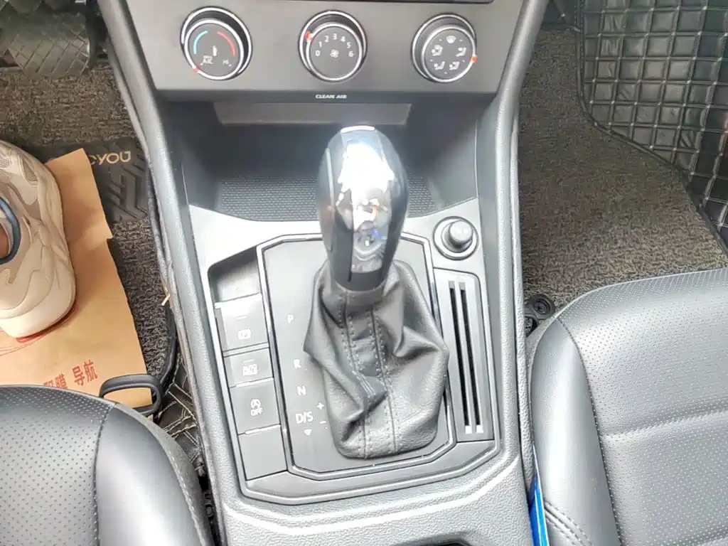 Volkswagen Lavida — миниатюра 14