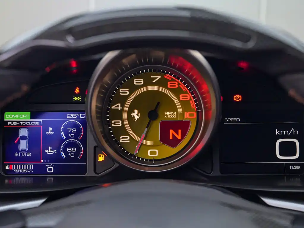 Ferrari GTC4Lusso — миниатюра 21
