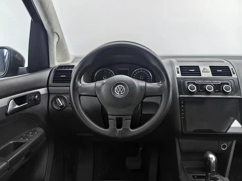 Volkswagen Touran — миниатюра 11