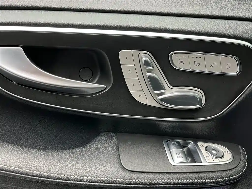 MERCEDES-BENZ V CLASS